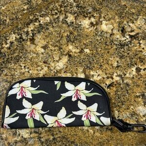 4/$20 Accessories Floral Black Case with clip